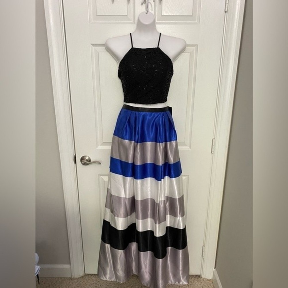2 piece dress juniors Size 9 NWT